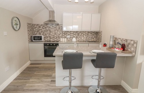 Rhyd-y-foel Cottage | THE WREN, romantic, luxury holiday cottage, with hot tub in Llysfaen