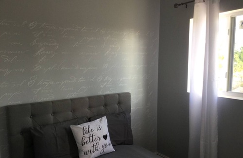 Nassau Apartment | The Yellow Butterfly