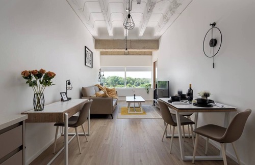 Central Milton Keynes Apartment | The Yellow Corporate Suite