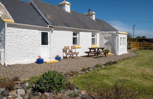 Lisdoonvarna Cottage | The Yellow Cottage, Doolin
