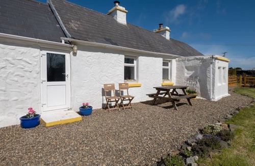 Lisdoonvarna Cottage | The Yellow Cottage, Doolin