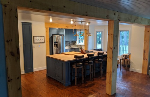Bala Cottage | The Yellow Cottage - Modern Rustic, SW Exposure, 315' Shore, Scandinavian Sauna!