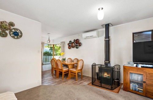 Turangi House | The Yellow Cottage - Turangi Holiday Home