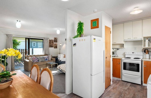 Turangi House | The Yellow Cottage - Turangi Holiday Home