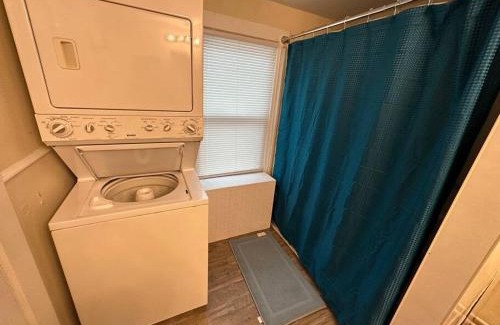 Radford Apartment | The Yellow Door 3-bedroom downtown near VT&RU