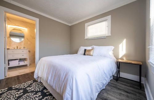 Indianapolis House | The Yellow Door Bungalow near Downtown