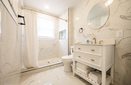 Indianapolis House | The Yellow Door Bungalow near Downtown