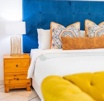 Beacon Bay House | The Yellow Door Guesthouse