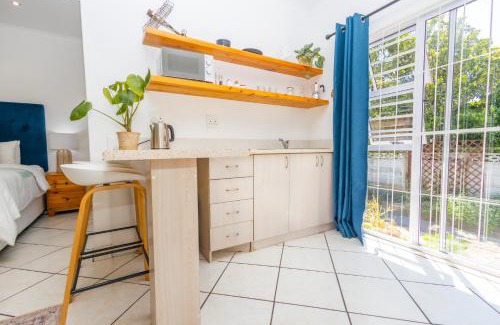 Beacon Bay House | The Yellow Door Guesthouse