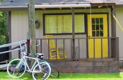 Glenwood House | The Yellow Door House