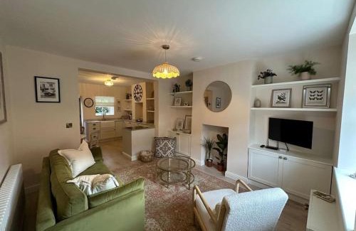 Macclesfield House | The Yellow Door to The Peaks