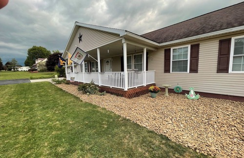 Bretz House | The Yellow Dragonfly