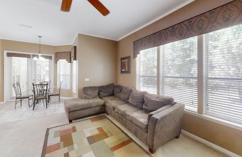 Jacksonville House | The Yellow Hibiscus