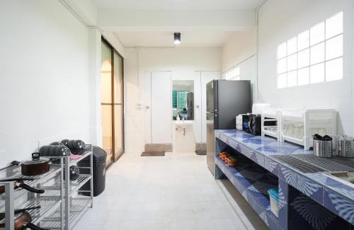Hua Mak Villa | The Yellow House Poolvilla