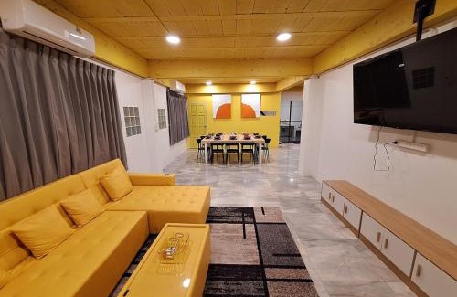 Hua Mak Villa | The Yellow House Poolvilla
