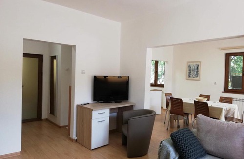 Stara Zagora Apartment | The Yellow House