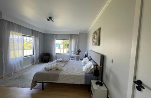 A dos Cunhados House | The Yellow Retreat