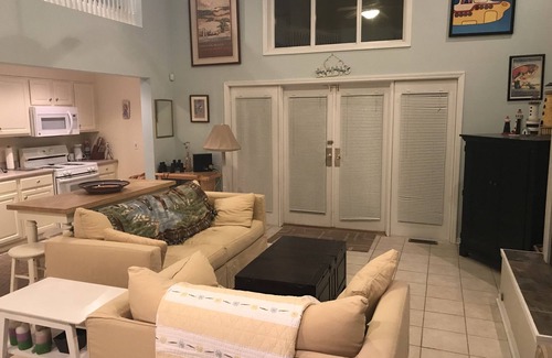 Michigan City House | The Yellow Submarine in the heart of Beachwalk