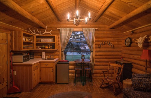Dubois Cabin | The Yellowstone Cabin