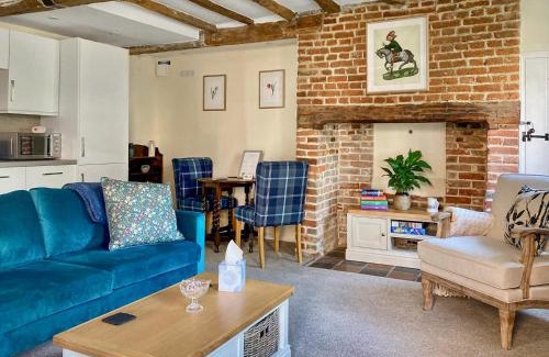 Canterbury Apartment | The Yeomans Cottage, Eastbridge Hospital