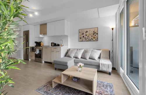 Cabbagetown South Hotel | The York - Walking distance to City Centre