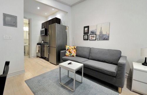 Upper East Side Apartment | The Yorkville Vibe 8679