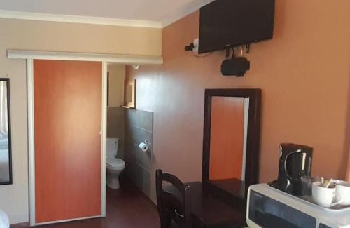 Jozini Cabin | The Baobab Inn