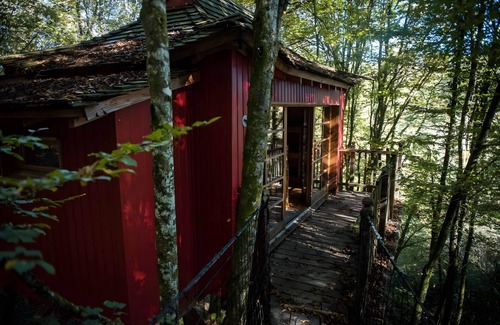 Payzac Cabin | The Zen Cabin – Unique getaway perched 8m in the forest, suspended bridge, terrace and activities