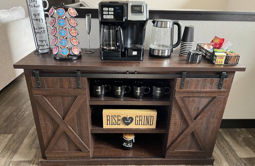 Rapid Valley House | The Zen Den ⭐️ Excellent Location ⭐️ Movie Room 🍿