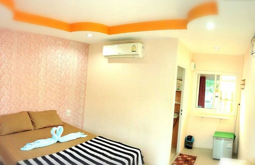 Suphan Buri Hotel | The Zoosk Resort