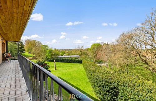 Kappeln Villa | The70s - Großes Mid Century Ferienhaus - 500m zur Schlei - 5 SZ - Garten