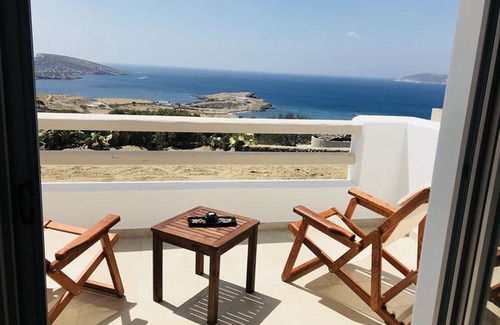 Schinoussa Town Bed & Breakfast | Theasis Luxury Suites