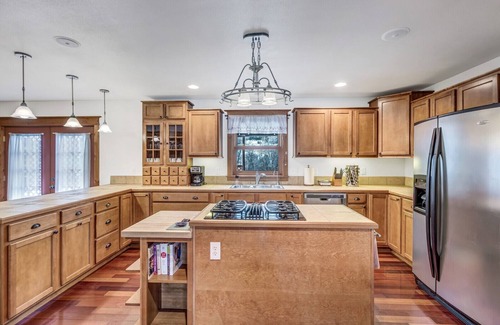 Glenwood Springs House | Theater Room, Game Room, Hot Tub, Family/Group Friendly, Private Location