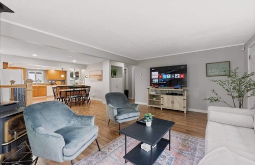 Spokane House | Theater Room | Hot Tub | 2 Living Rooms| Fire Pit