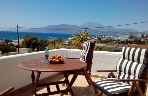 Neo Kalamaki Villa | Theathina villa in Kalamaki