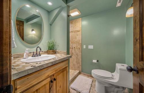 Cliff - Cannon House | Theatrical Escape South Hill Home near Downtown