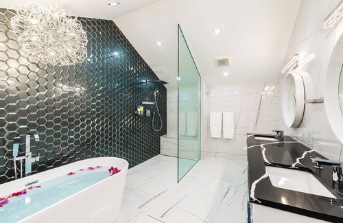 Grace Bay Condo | TheBLU— Luxury Beachfront Penthouse at the Grandview, Grace Bay Beach