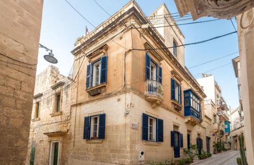 Birgu House | TheBlueHouseMalta Stay at Birgu s most photographed house 360 view from rooftop terraces
