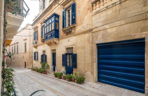 Birgu House | TheBlueHouseMalta Stay at Birgu s most photographed house 360 view from rooftop terraces
