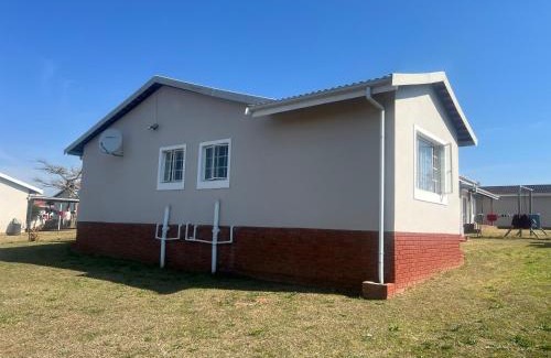 Pietermaritzburg Villa | Thee House - Mkamba Gardens