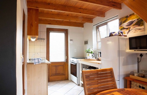 Somerset West Apartment | Theebos Anneline's Self Catering Apartments