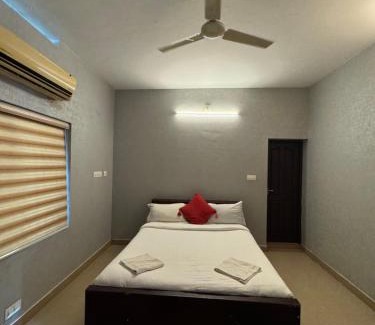 Irinjalakuda House | Theeram Riverside Holiday Home