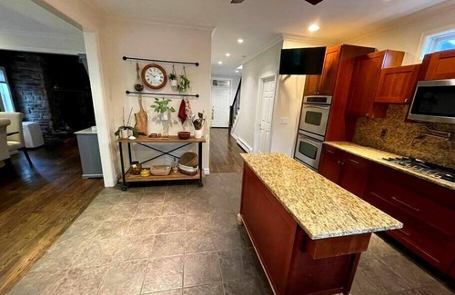 Goshen House | TheGoshenGetawaysHeatedPoolHotTubPetFriendlySki