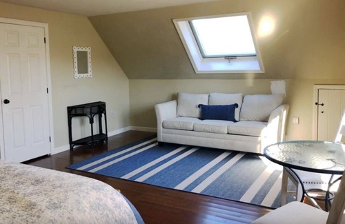 Yarmouth Port House | @thegraywhaleyprt is back with reduced July pricing!