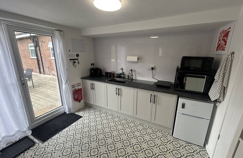 Cranswick Cabin | TheHide | Cosy Cabin w/Outdoor Dining in Cranswick