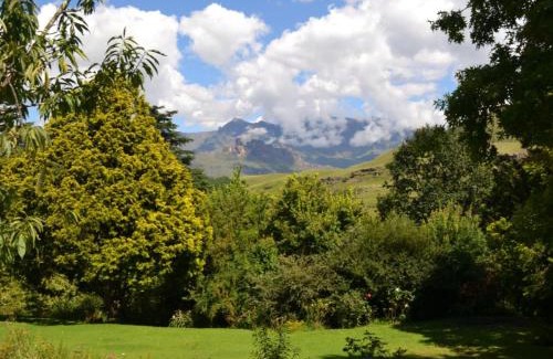 Drakensberg Gardens Apartment | Thekwane Nest and Ondini Self catering cottages