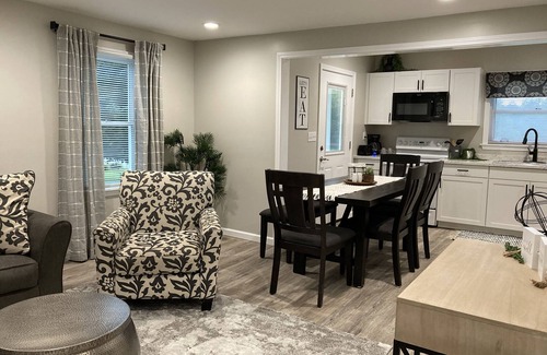 Mammoth House | Thelma's Place is a cozy, three bedroom house, newly remodeled