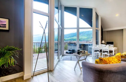 Troon Cabin | TheLodge - sleeps 4 guests in 2 bedrooms