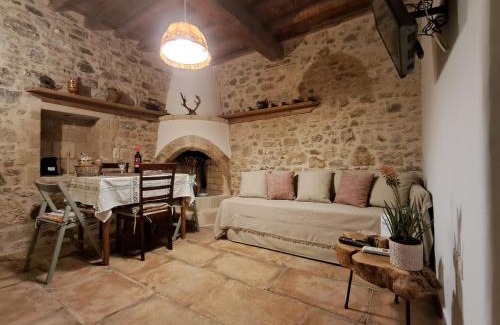 Asklipiio House | Thelya - Stone House