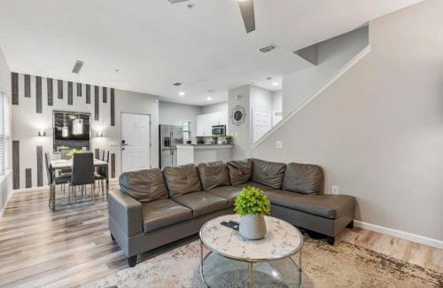 Kissimmee House | Thematic 4 bdr near Disney-22101